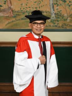 Dr Desra Percaya honorary degree. Credit Durham University-Ede & Ravenscroft Photography