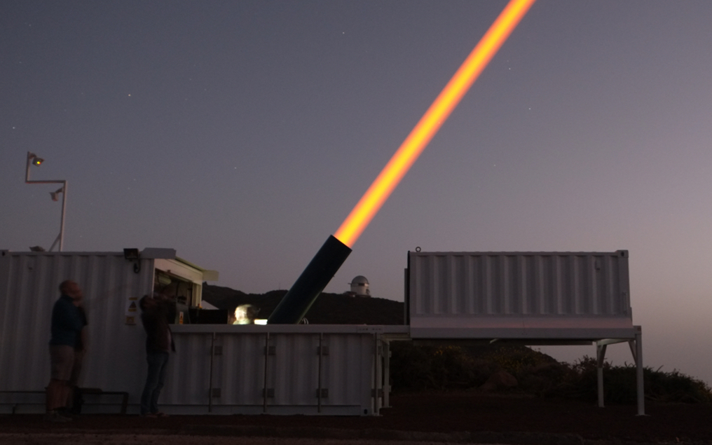 Image of the transportable Wendelstein sodium laser guide star unit in its new enclosure just after sunset