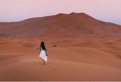 DGIS women in desert