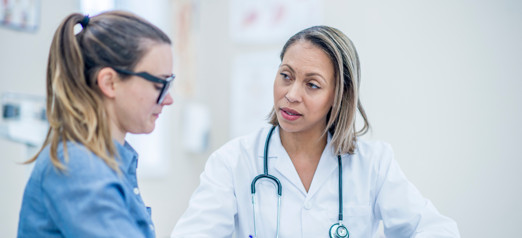 Doctor and patient in conversation