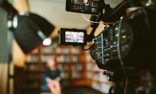 https://pxl-duracuk.terminalfour.net/fit-in/768x432/filters:format(webp)/prod01/prodbucket01/media/durham-university/wider-student-experience-/durham-leadership-framework/Signposting-500-x-300-px-(23).png