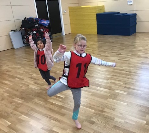red group dance