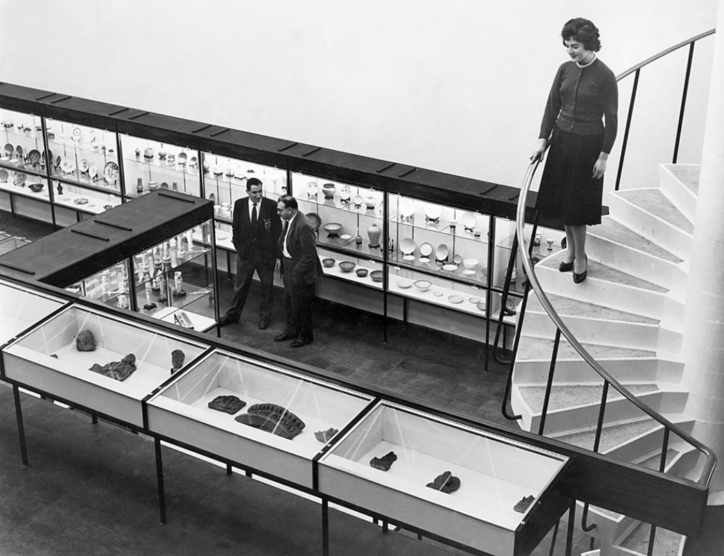 Prof Thacker talks to a student in the galleries in 1960